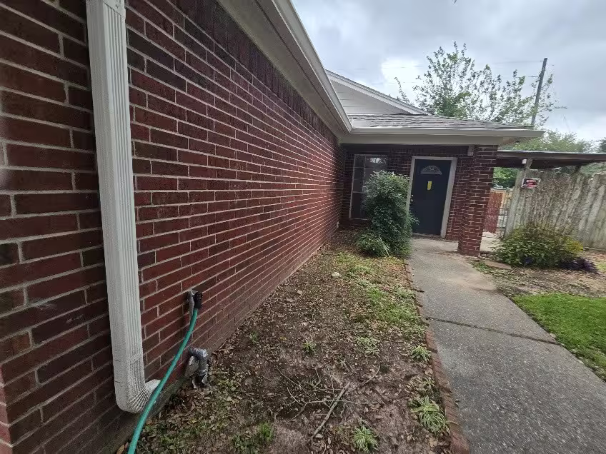 Photo 2 of 1110 Greencroft Street, Channelview, TX