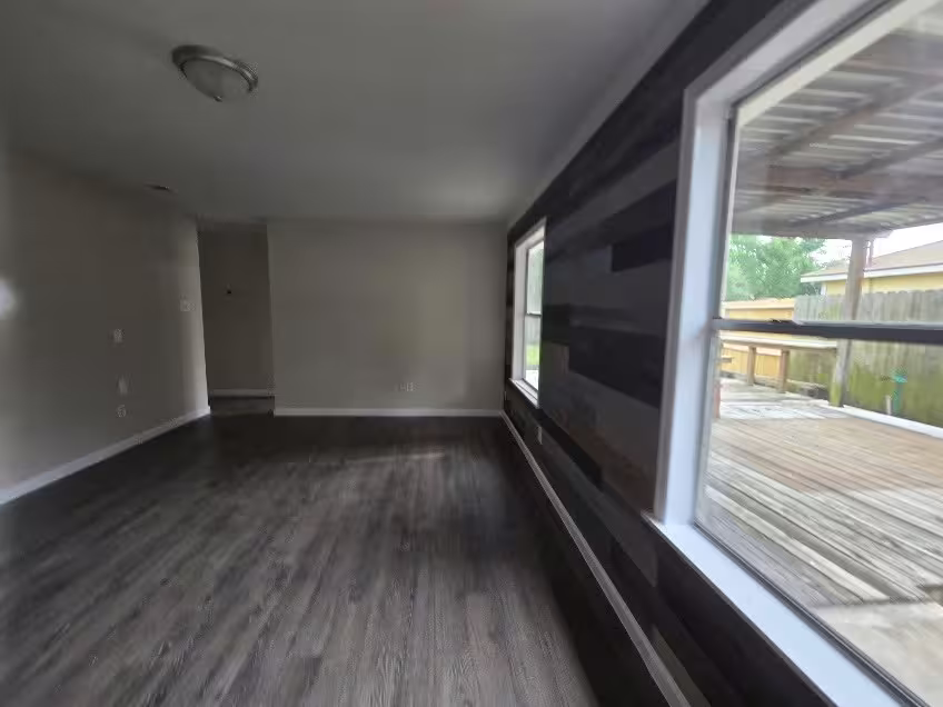 Photo 3 of 1110 Greencroft Street, Channelview, TX