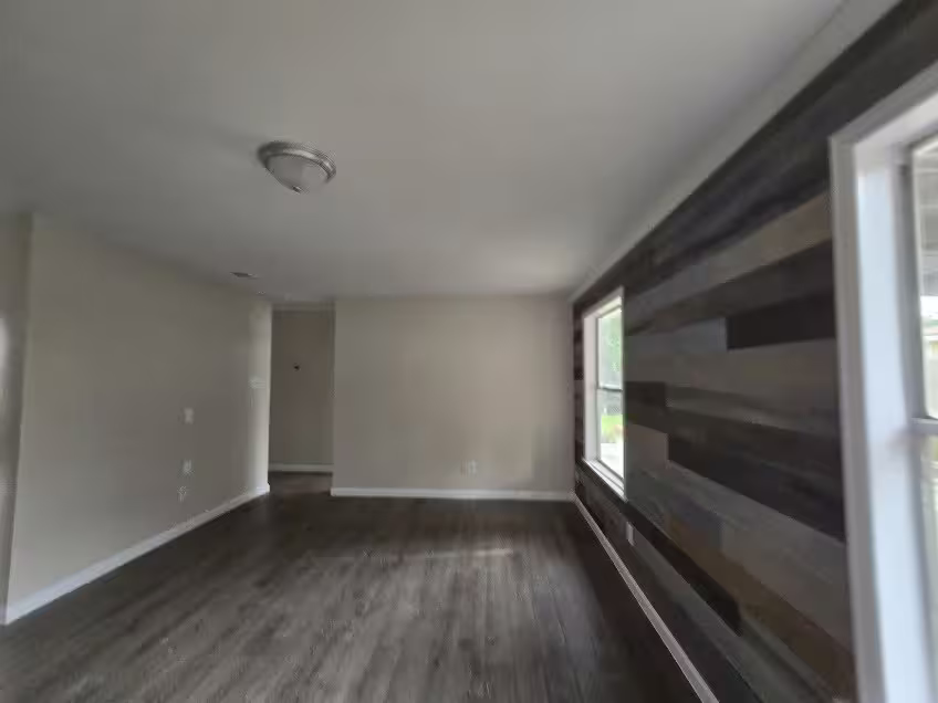 Photo 4 of 1110 Greencroft Street, Channelview, TX