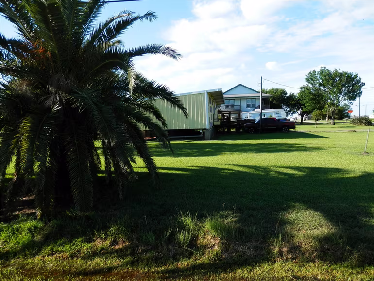 Photo 3 of 140 17th Street, San Leon, TX