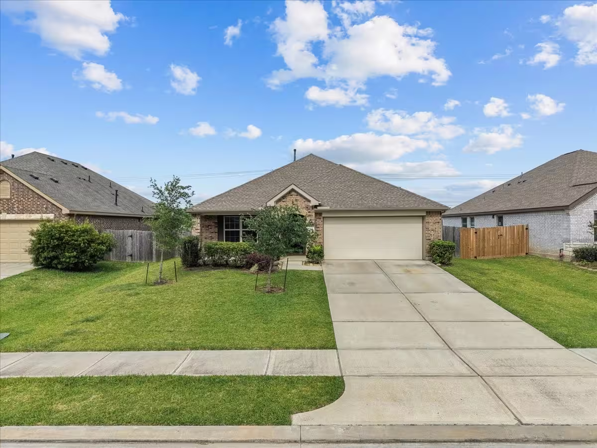 Photo of 630 Harbor Colony Lane, La Marque, TX 77568
