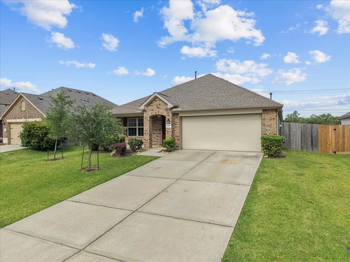 Photo 2 of 630 Harbor Colony Lane, La Marque, TX