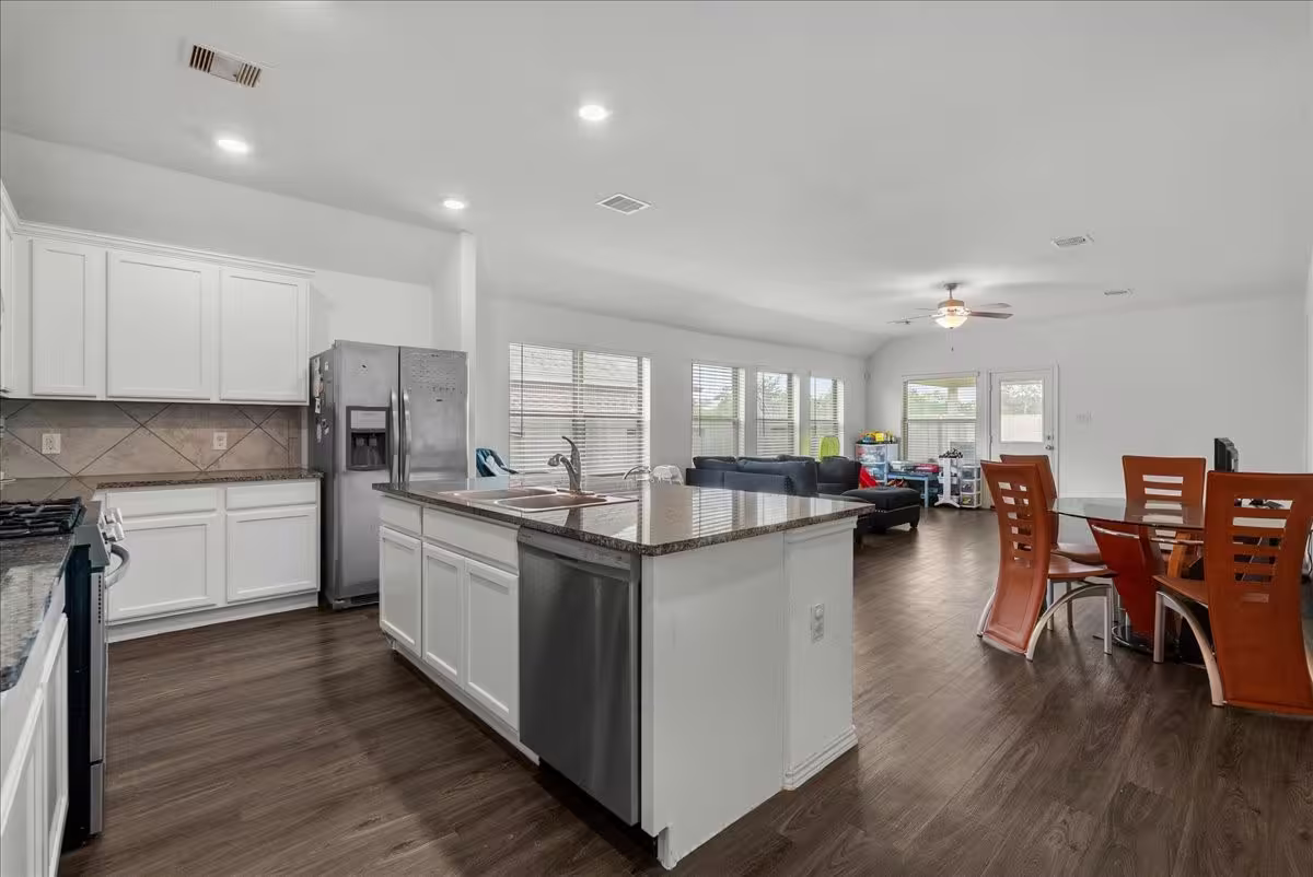 Photo 6 of 630 Harbor Colony Lane, La Marque, TX