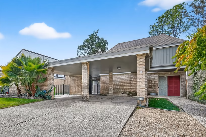 Photo 2 of 2810 Quail Hollow Drive, Missouri City, TX