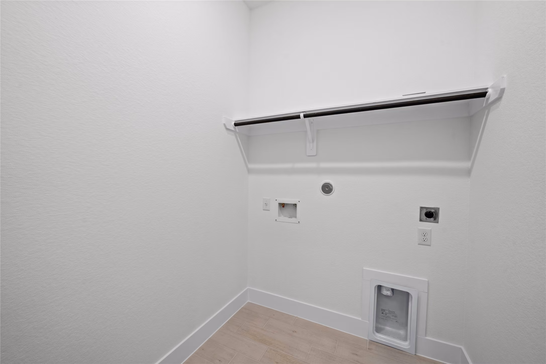 Photo 5 of 2862 Orange Leaf Drive, Fulshear, TX