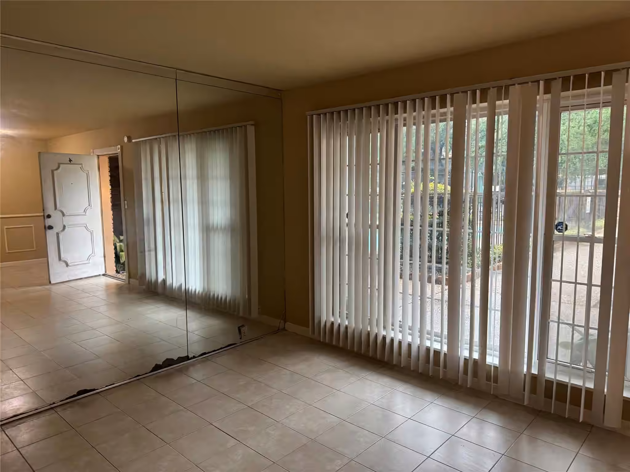 Photo 3 of 5353 Richmond Avenue 4, Houston, TX