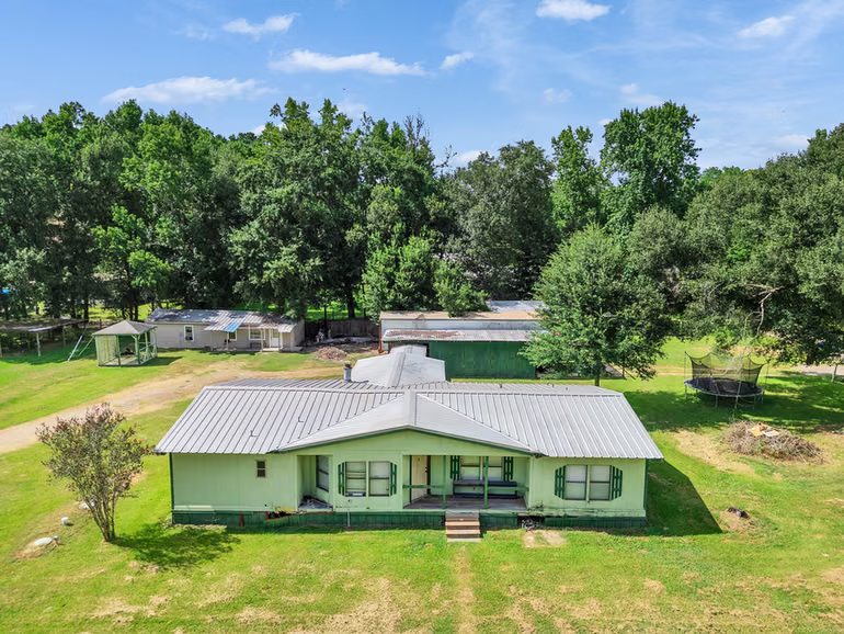 Photo 2 of 32607 Octavia Drive, Magnolia, TX