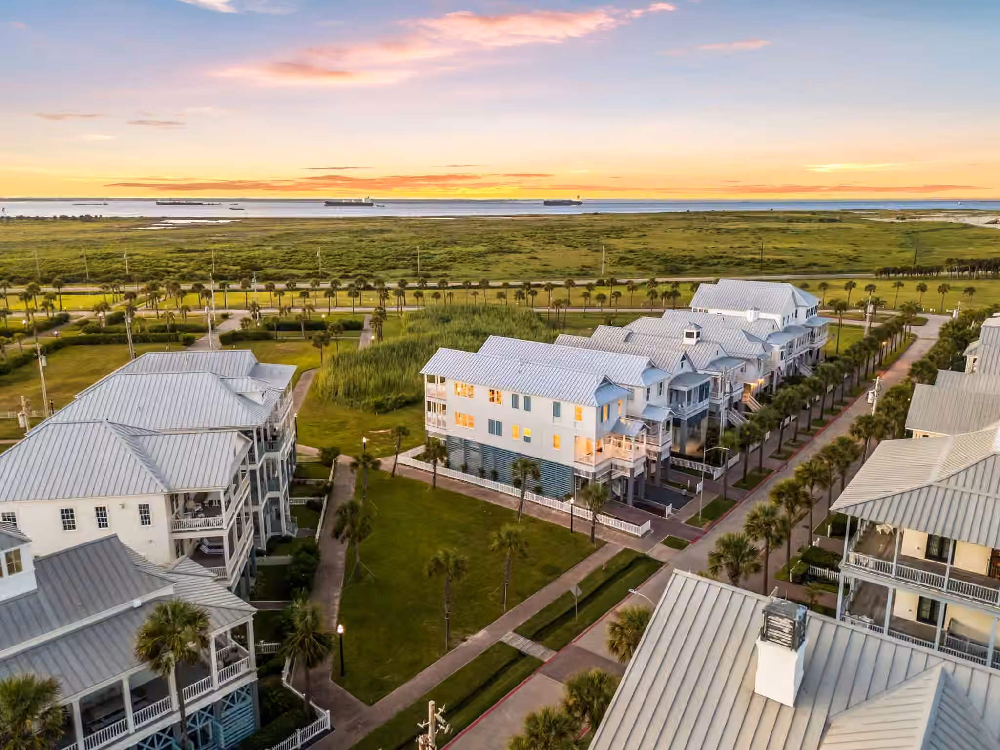 Photo 3 of 2602 E Seaside Drive, Galveston, TX