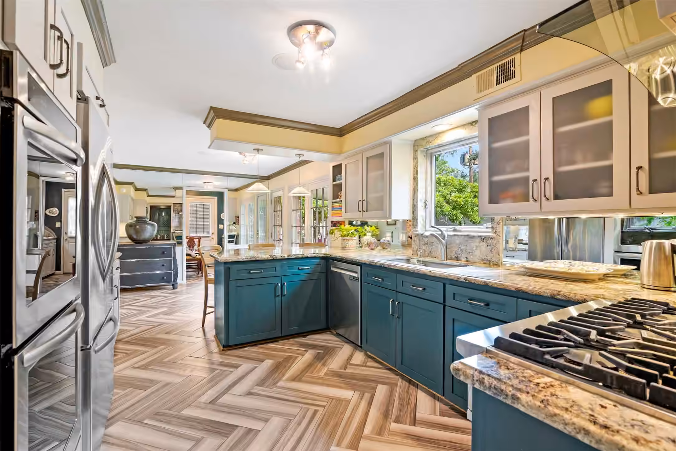 Photo 6 of 10626 Valley Forge Drive, Houston, TX