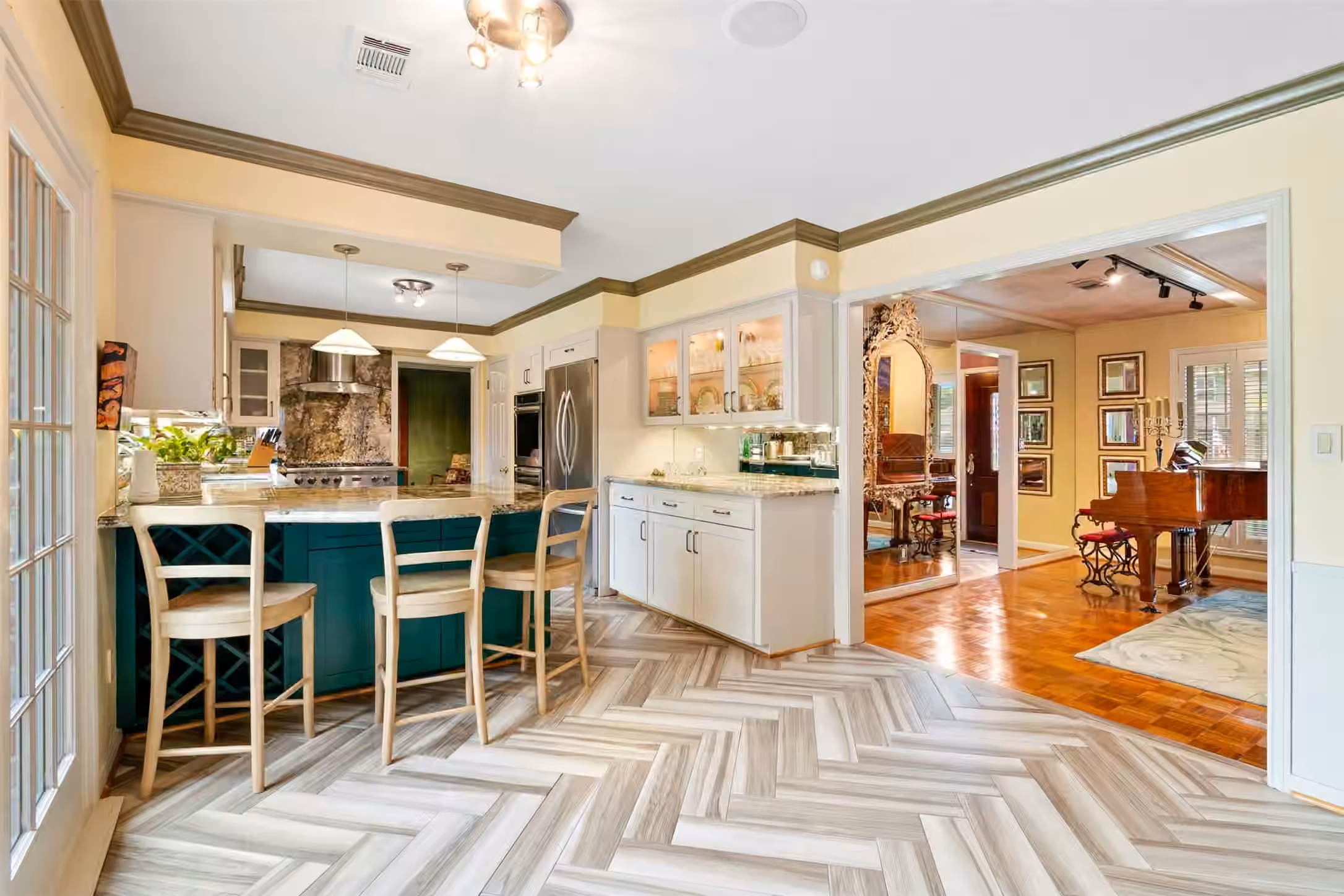 Photo 7 of 10626 Valley Forge Drive, Houston, TX