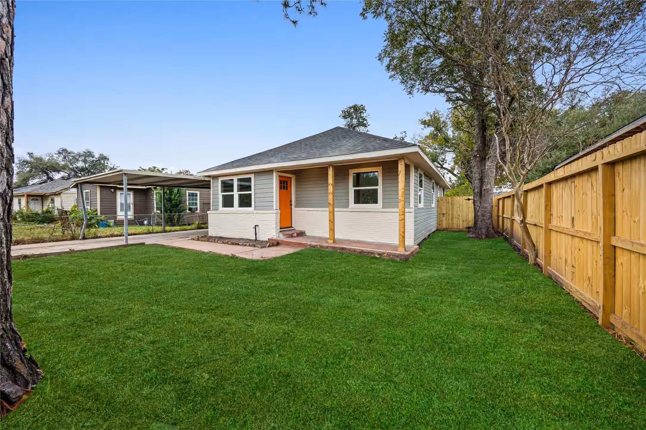 Photo 2 of 125 Bolden Street, Houston, TX