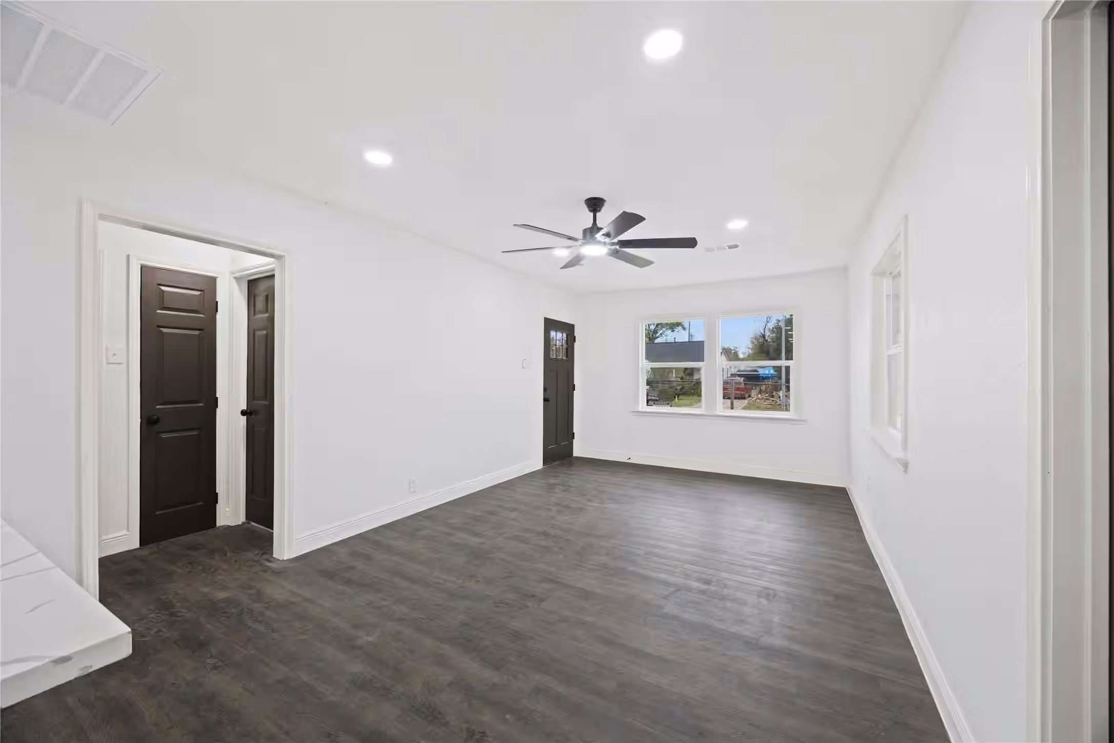 Photo 5 of 125 Bolden Street, Houston, TX