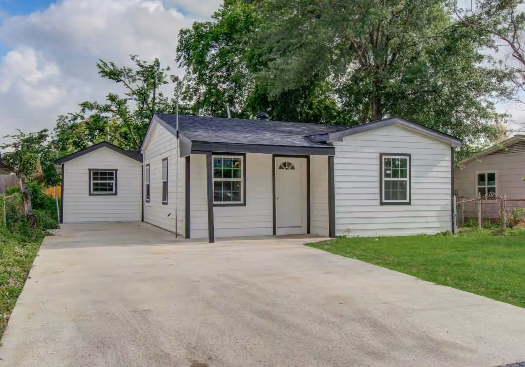 Photo 2 of 10309 Wiggins Street, Houston, TX