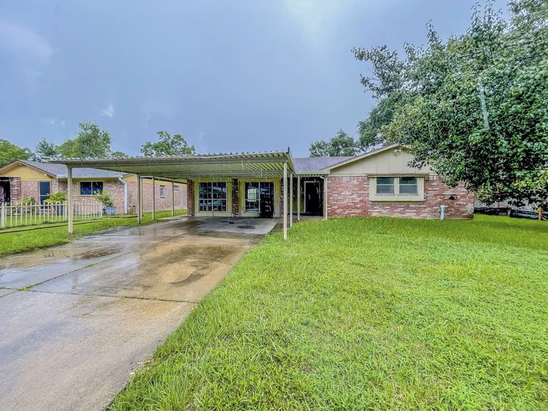 Photo 3 of 7219 Willowtex Drive, Houston, TX