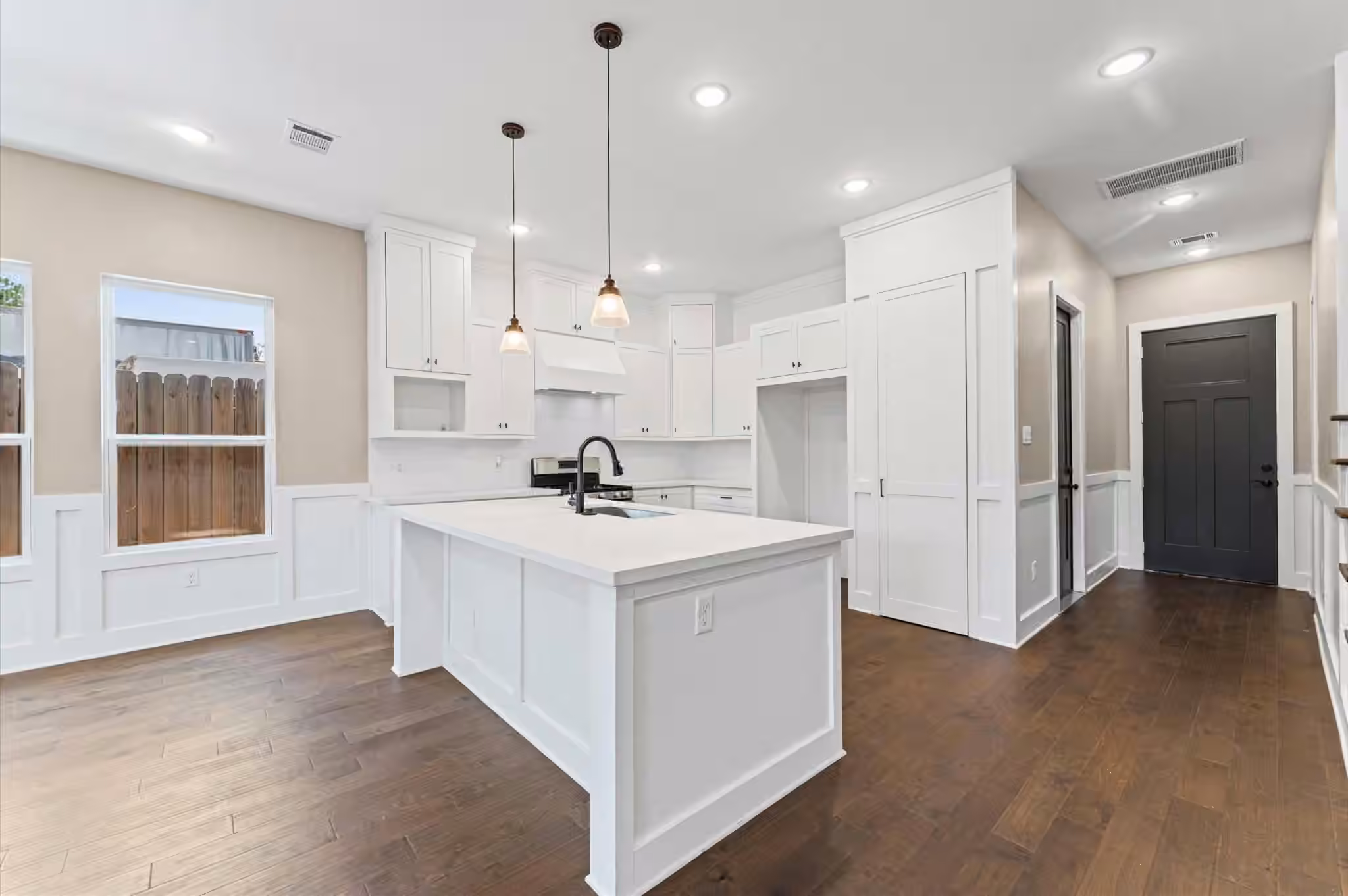 Photo 6 of 7327 Market Street, Houston, TX