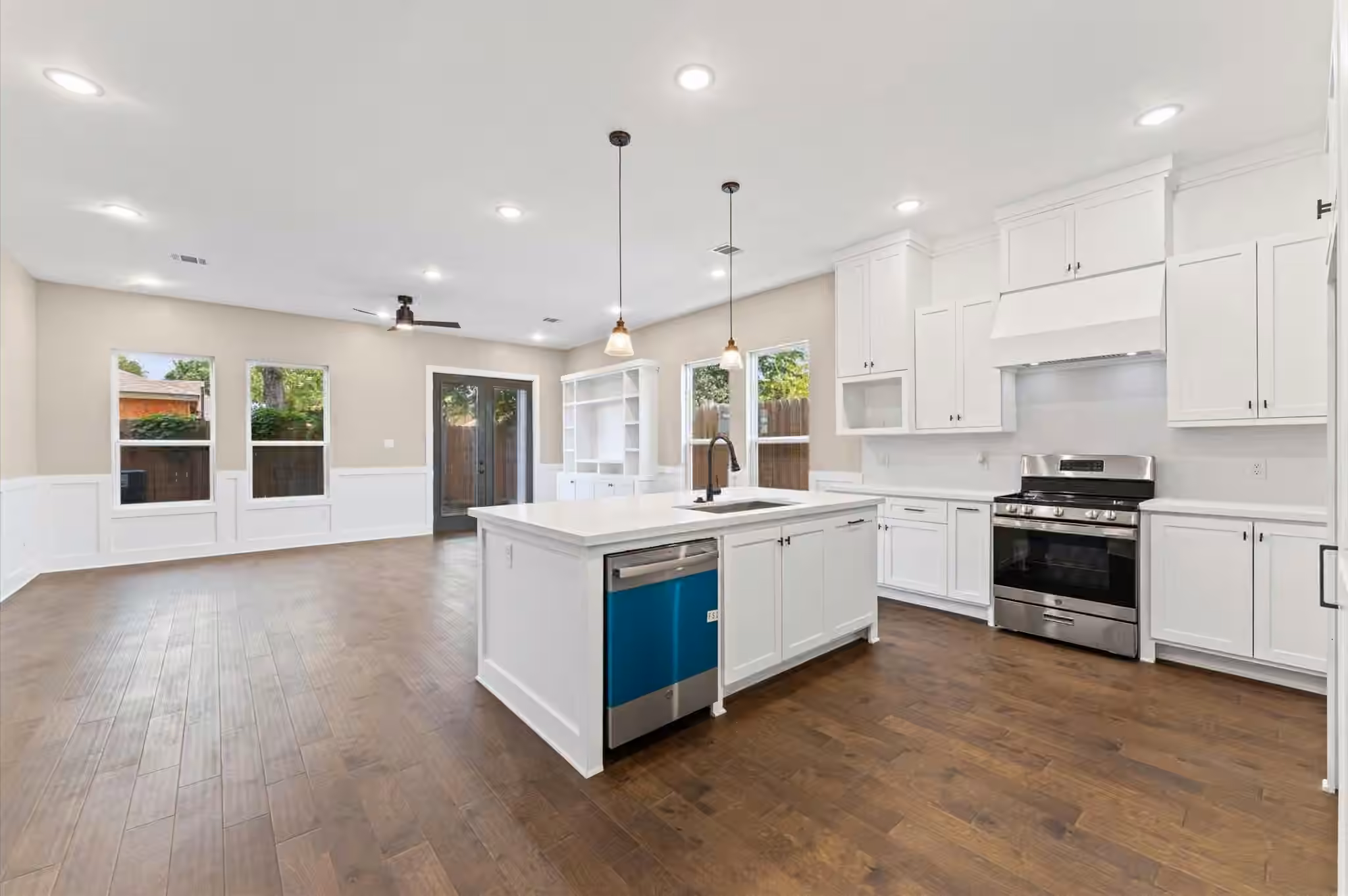 Photo 7 of 7327 Market Street, Houston, TX