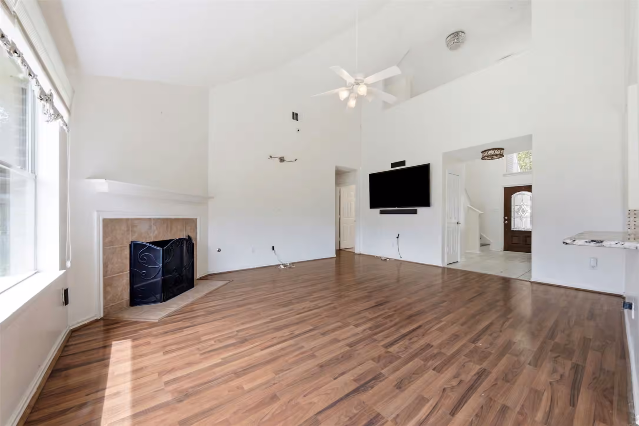 Photo 4 of 22030 Gold Leaf Trail, Cypress, TX