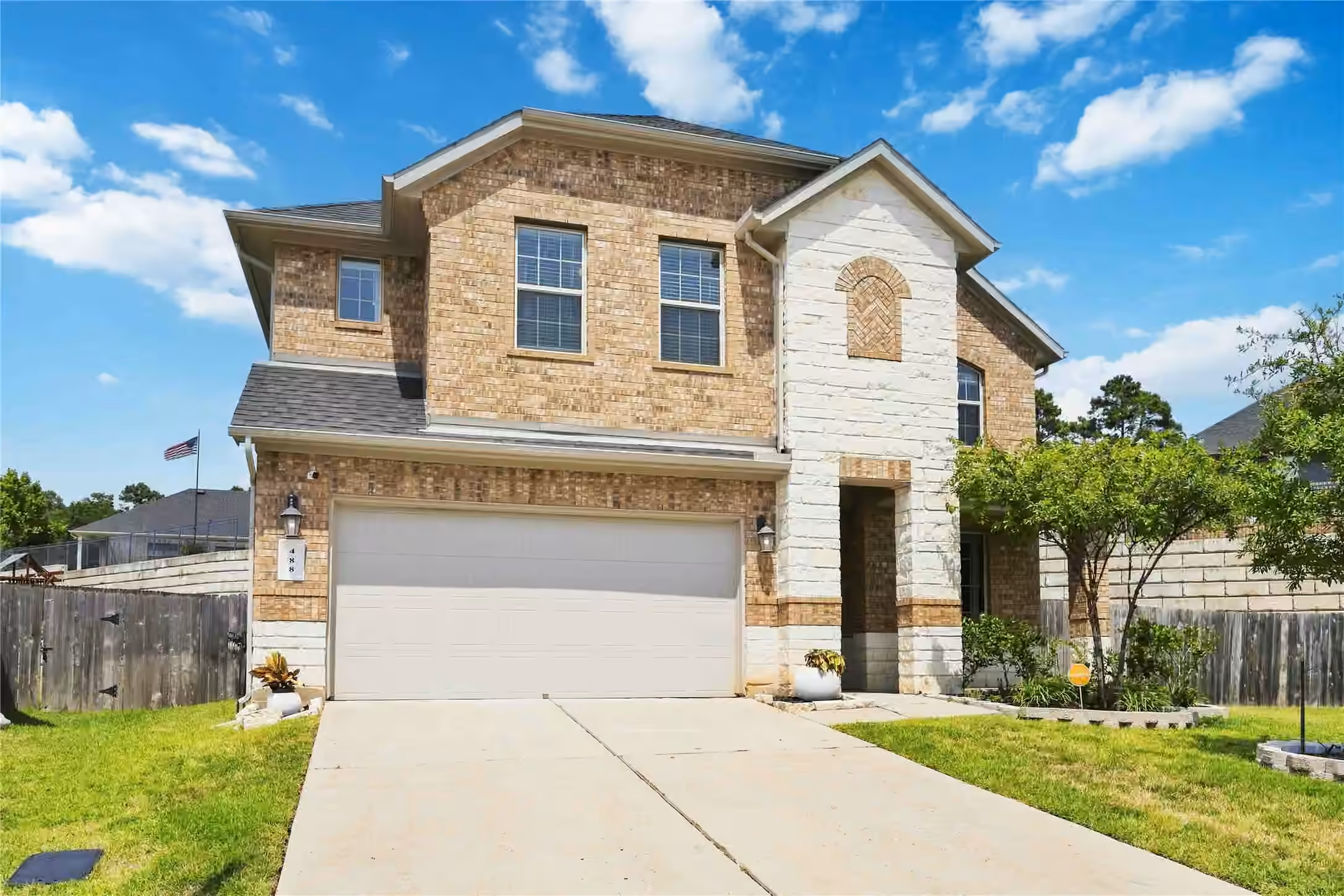 Photo 2 of 488 Westlake Landing, Conroe, TX