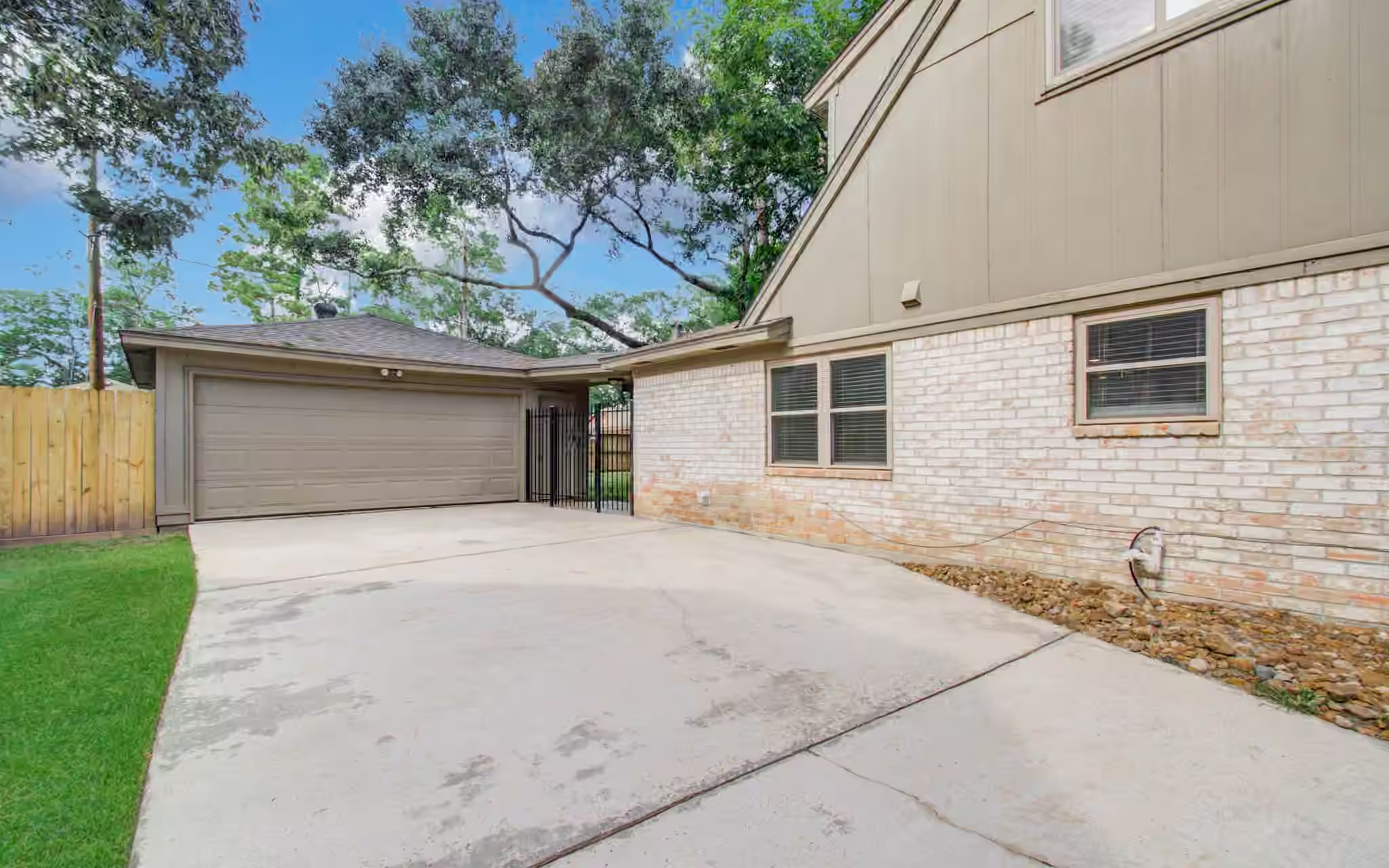 Photo 5 of 11514 Normont Drive Drive, Houston, TX