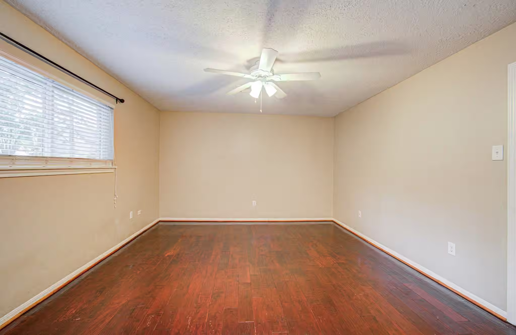 Photo 7 of 11514 Normont Drive Drive, Houston, TX