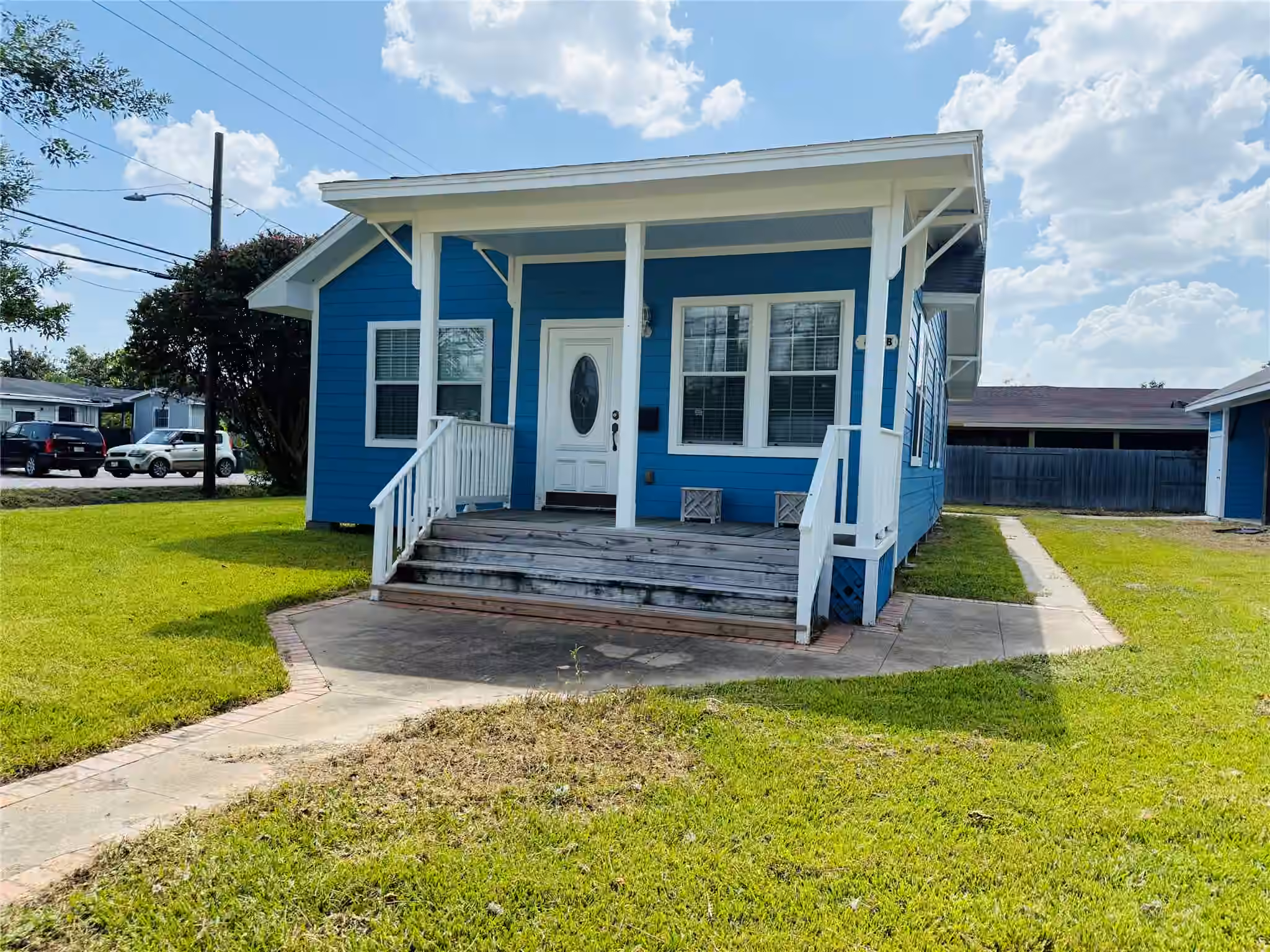 Photo 2 of 446 Zoe Street, Houston, TX