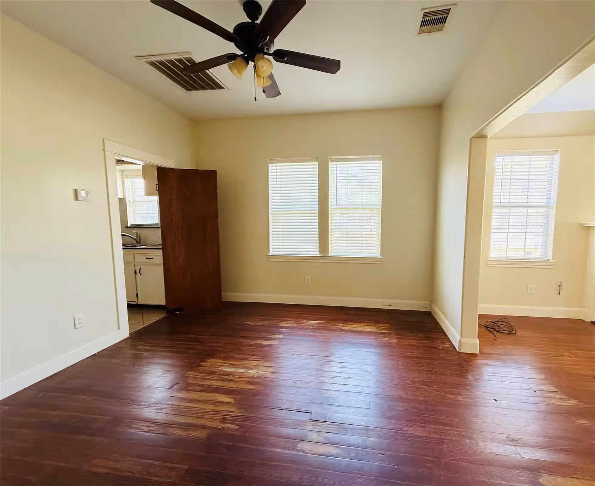 Photo 7 of 446 Zoe Street, Houston, TX
