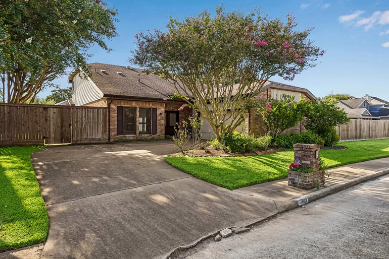 Photo of 3902 Crystal Falls Drive, Missouri City, TX 77459