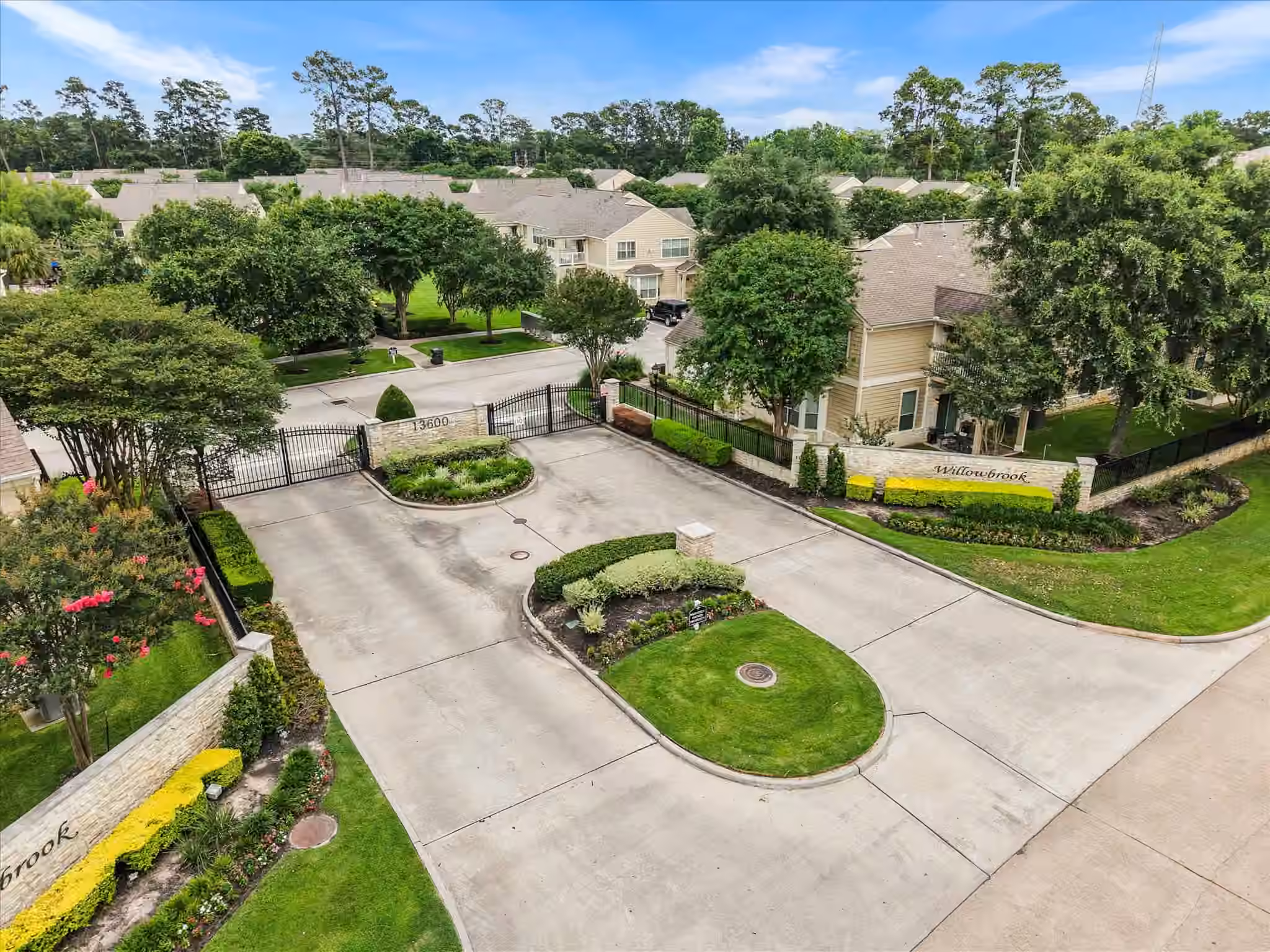 Photo 2 of 13600 Breton Ridge Street 31C, Houston, TX
