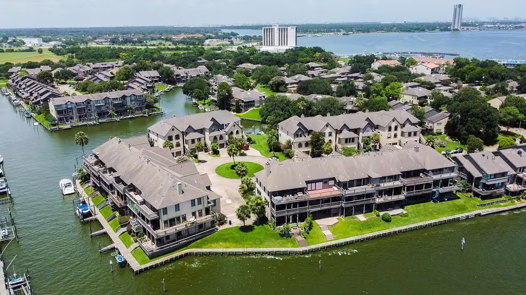 Photo 2 of 2720 Lighthouse Drive, Houston, TX