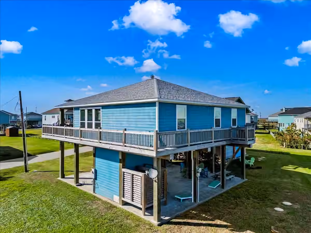 Photo 6 of 940 Driftwood Drive, Crystal Beach, TX