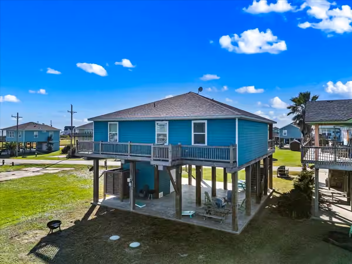 Photo 7 of 940 Driftwood Drive, Crystal Beach, TX
