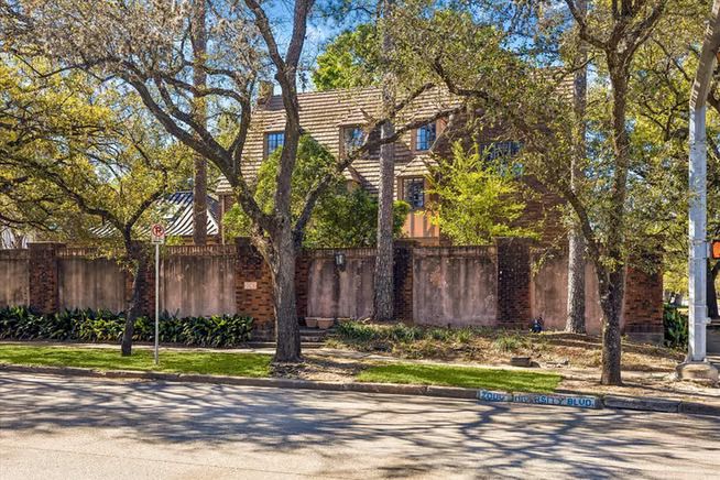 Photo 3 of 2047 University Boulevard, Houston, TX