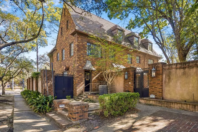 Photo 4 of 2047 University Boulevard, Houston, TX