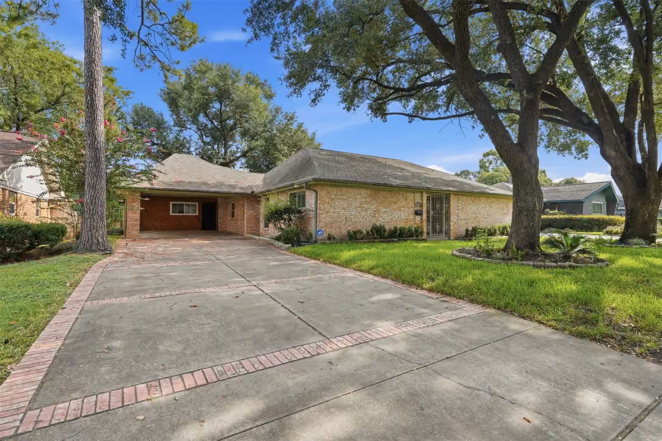 Photo of 4418 Wigton Drive, Houston, TX 77096