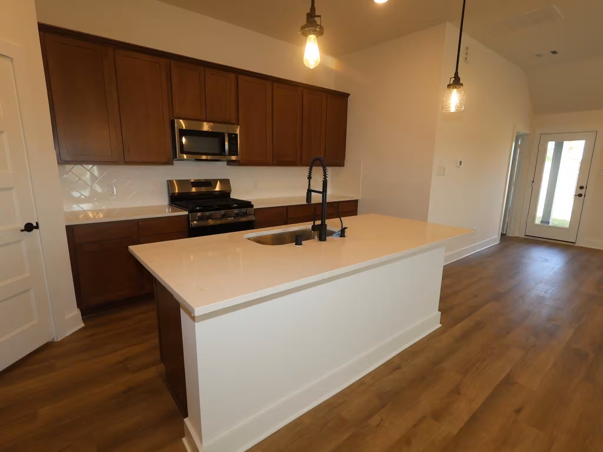 Photo 5 of 2211 Lone Bronco Boulevard, Rosenberg, TX