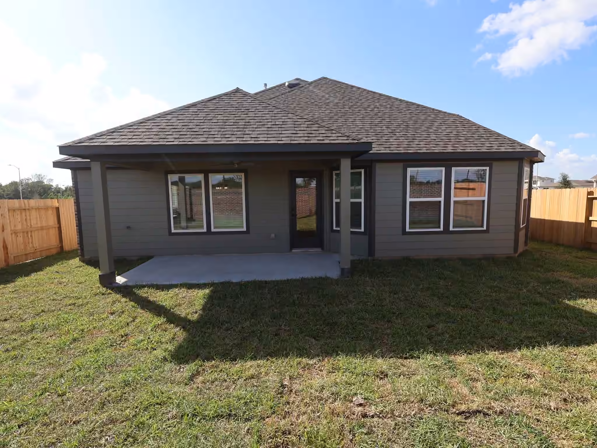 Photo 6 of 2211 Lone Bronco Boulevard, Rosenberg, TX