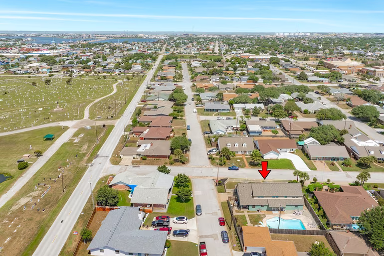 Photo 6 of 5525 Ibis Drive, Galveston, TX