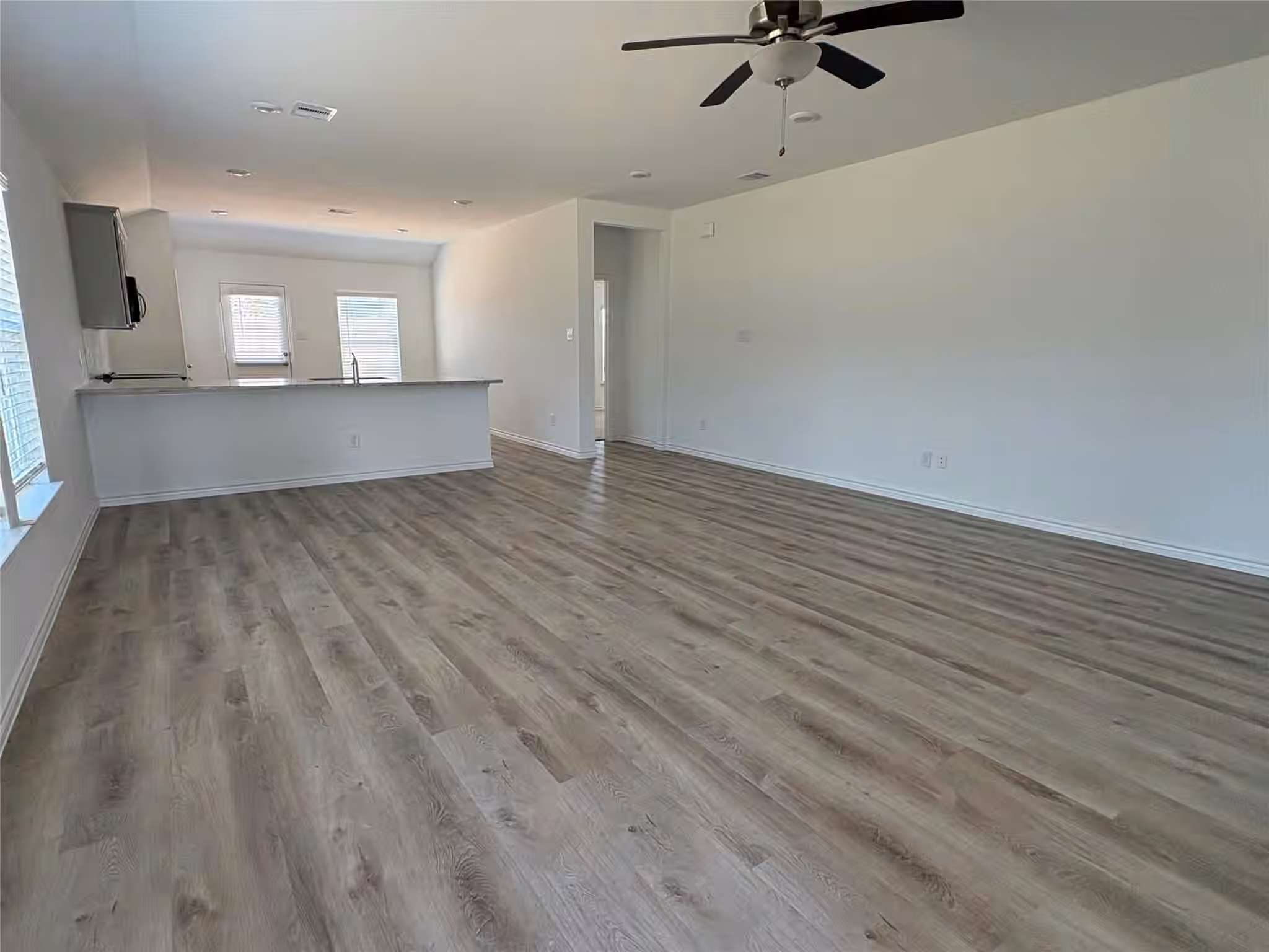 Photo 3 of 10455 Sugar Mill Drive, Conroe, TX