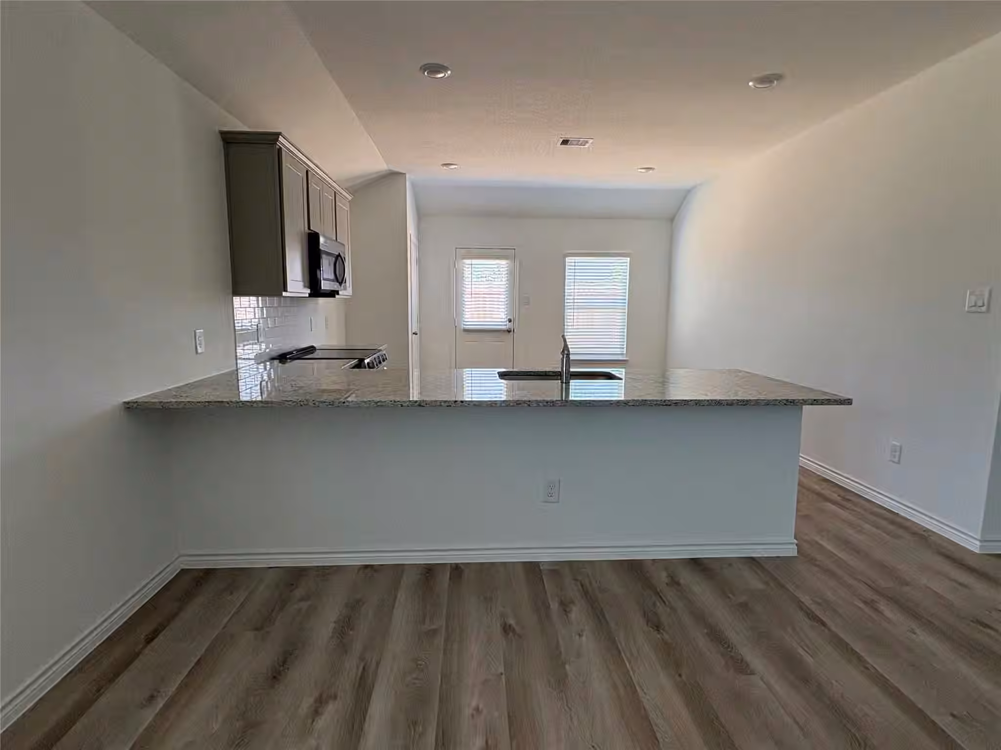 Photo 4 of 10455 Sugar Mill Drive, Conroe, TX