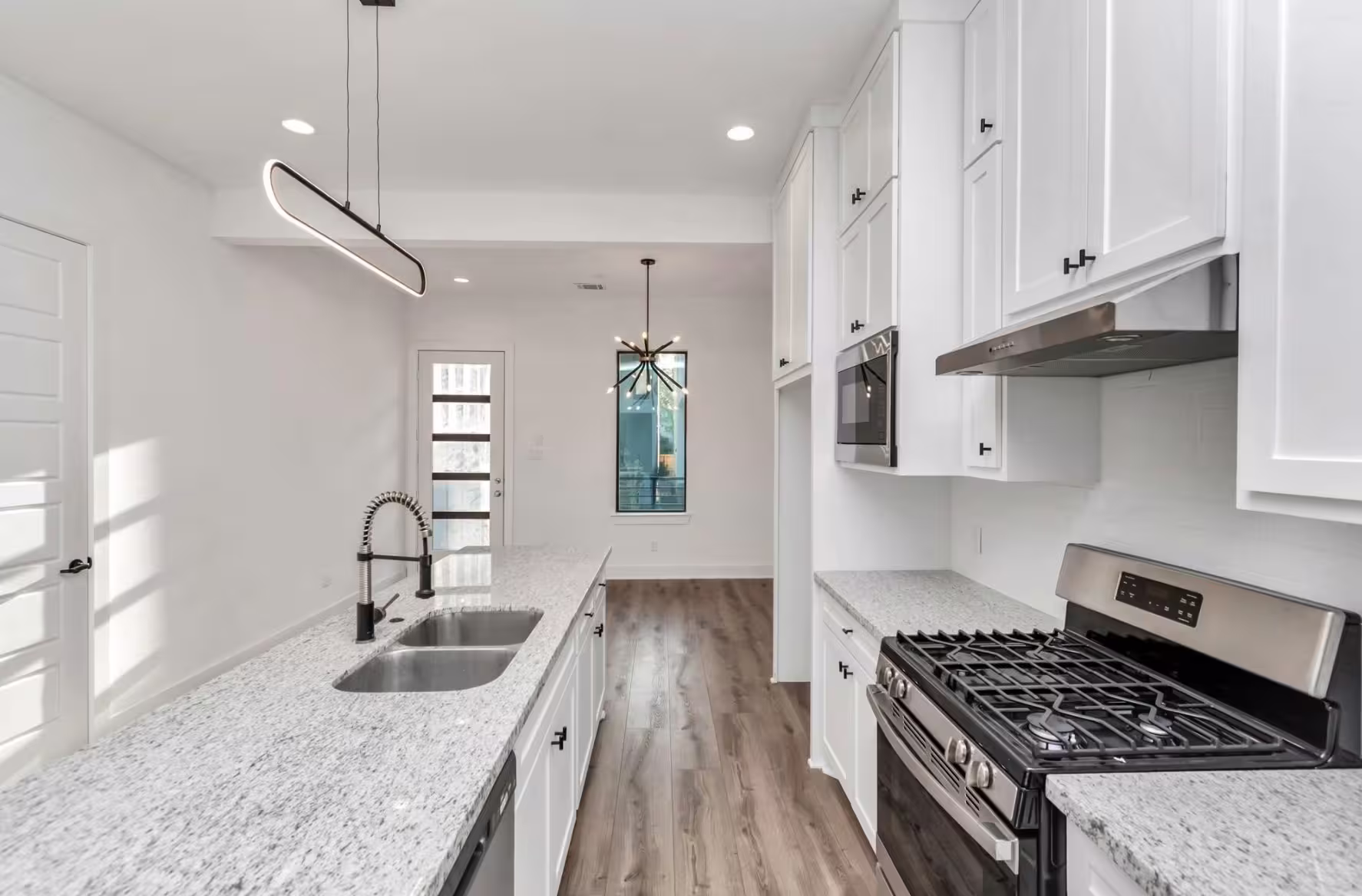 Photo 6 of 5609 Savyon Drive, Houston, TX