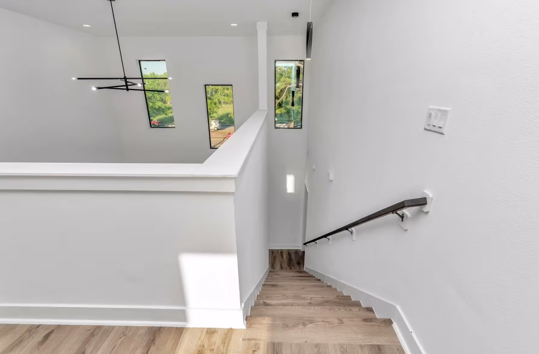 Photo 7 of 5609 Savyon Drive, Houston, TX