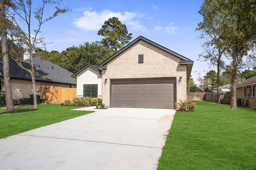 Photo 4 of 12118 Brightwood Drive, Montgomery, TX