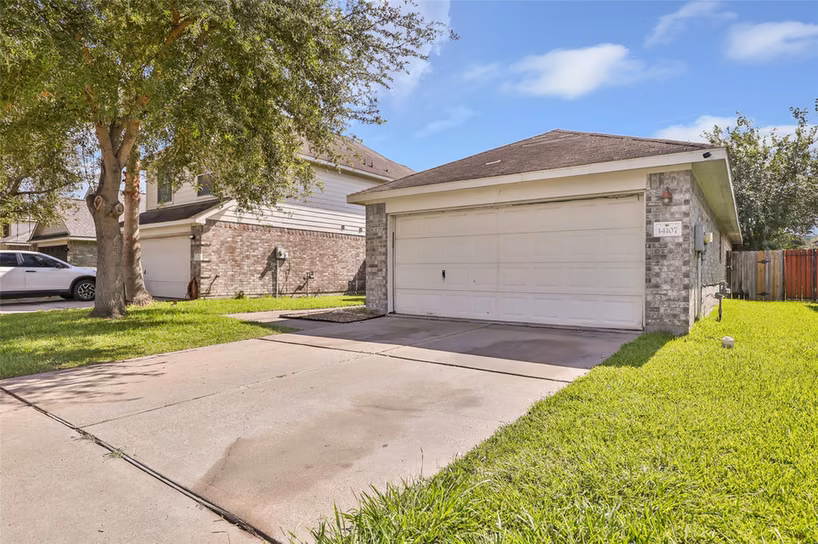 Photo 3 of 14107 Ballfour Park Lane, Houston, TX