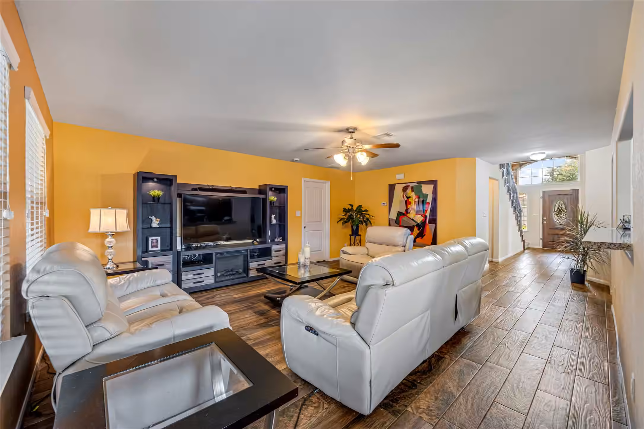Photo 3 of 1805 Majestic Oak Drive, Pearland, TX