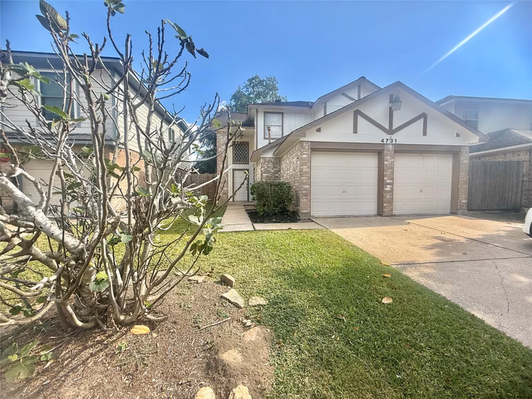 Photo 2 of 4731 Quillback Drive, Friendswood, TX