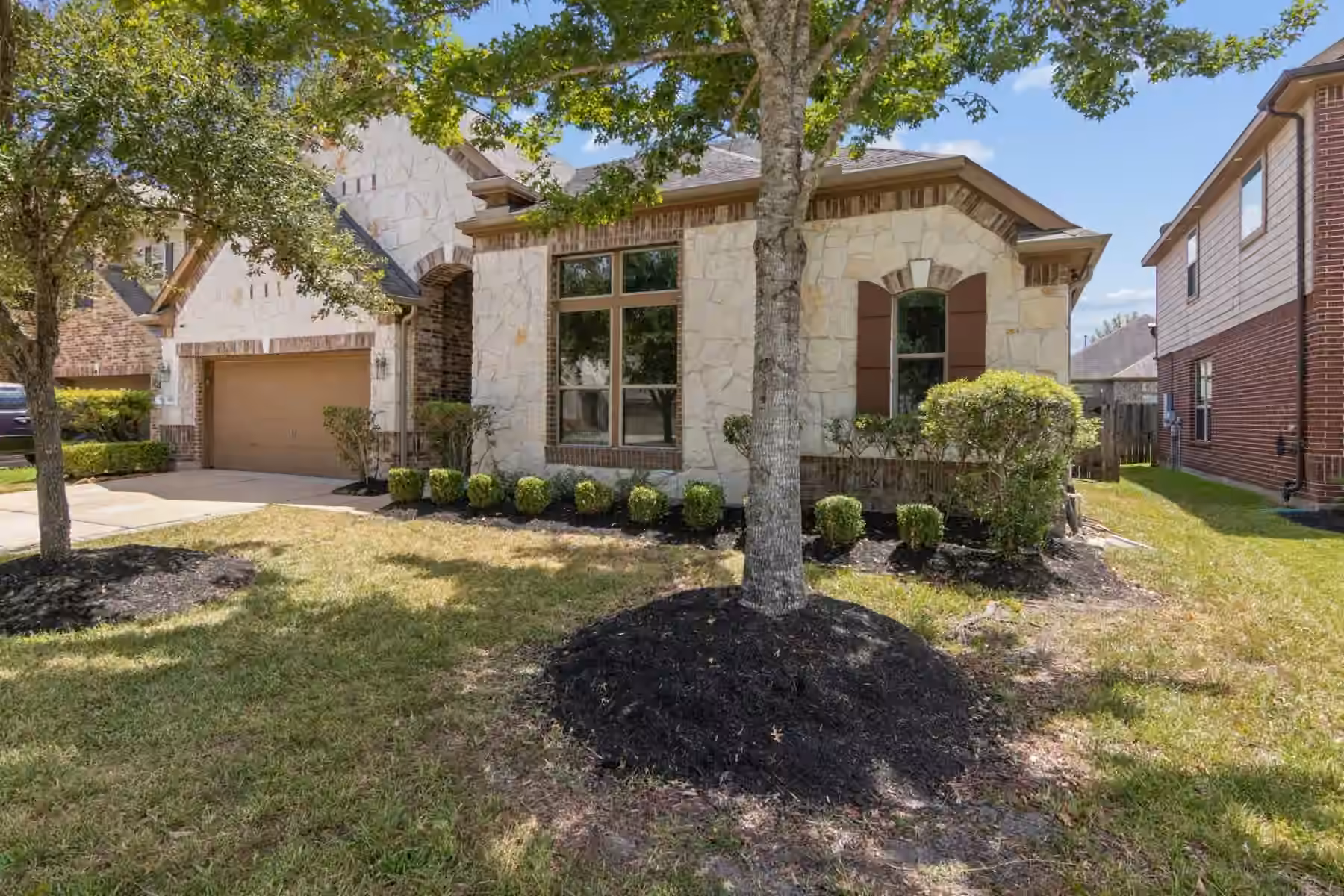 Photo 3 of 9526 Barlow Springs Lane, Humble, TX