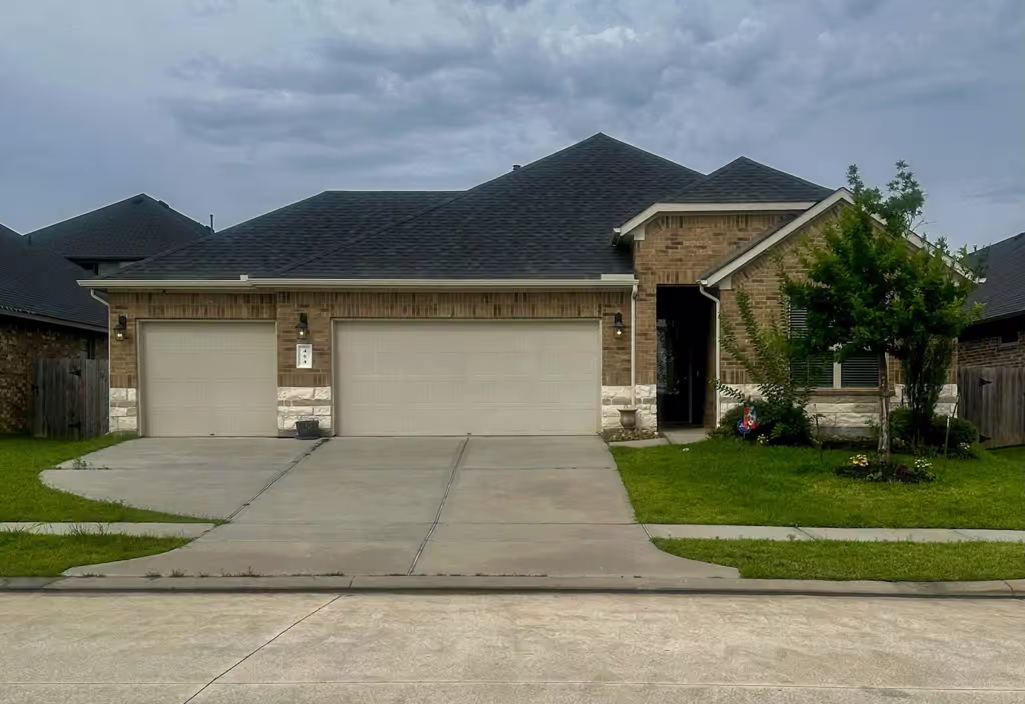 Photo of 454 Westlake Landing, Conroe, TX