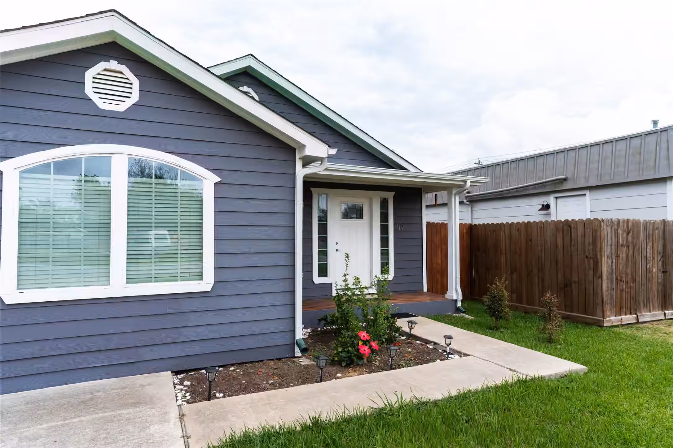 Photo 2 of 119 S Carroll Street, La Porte, TX