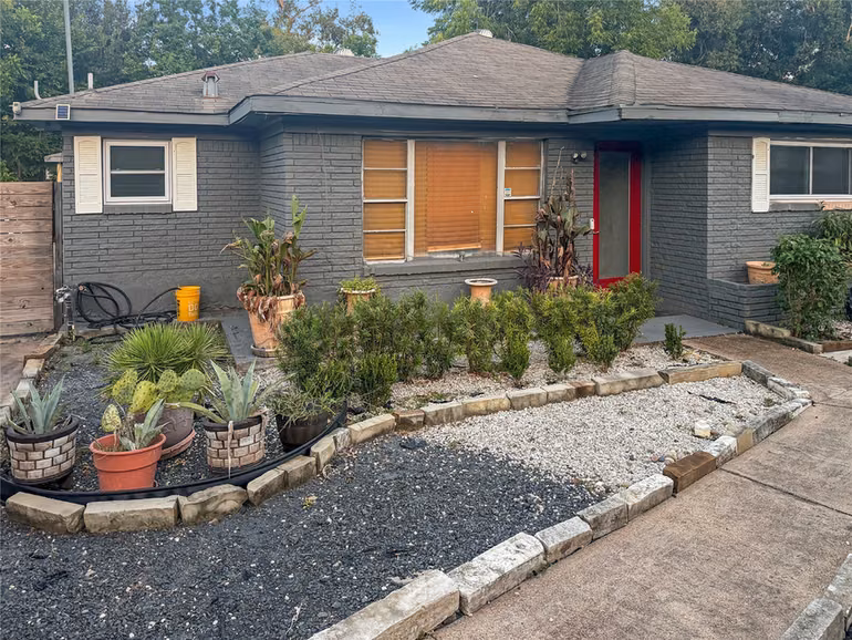 Photo of 6811 Saint Augustine Street, Houston, TX