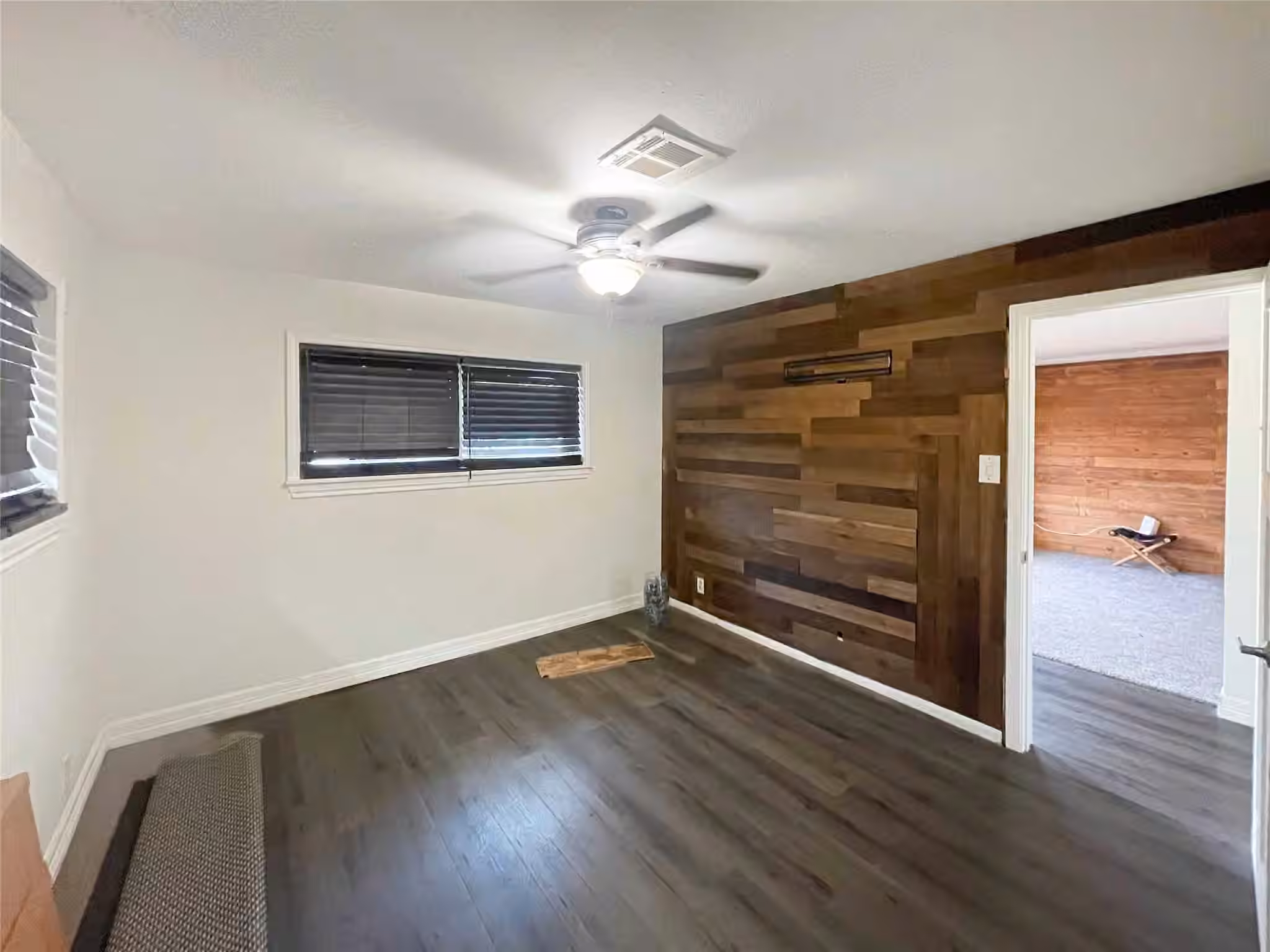 Photo 3 of 6811 Saint Augustine Street, Houston, TX